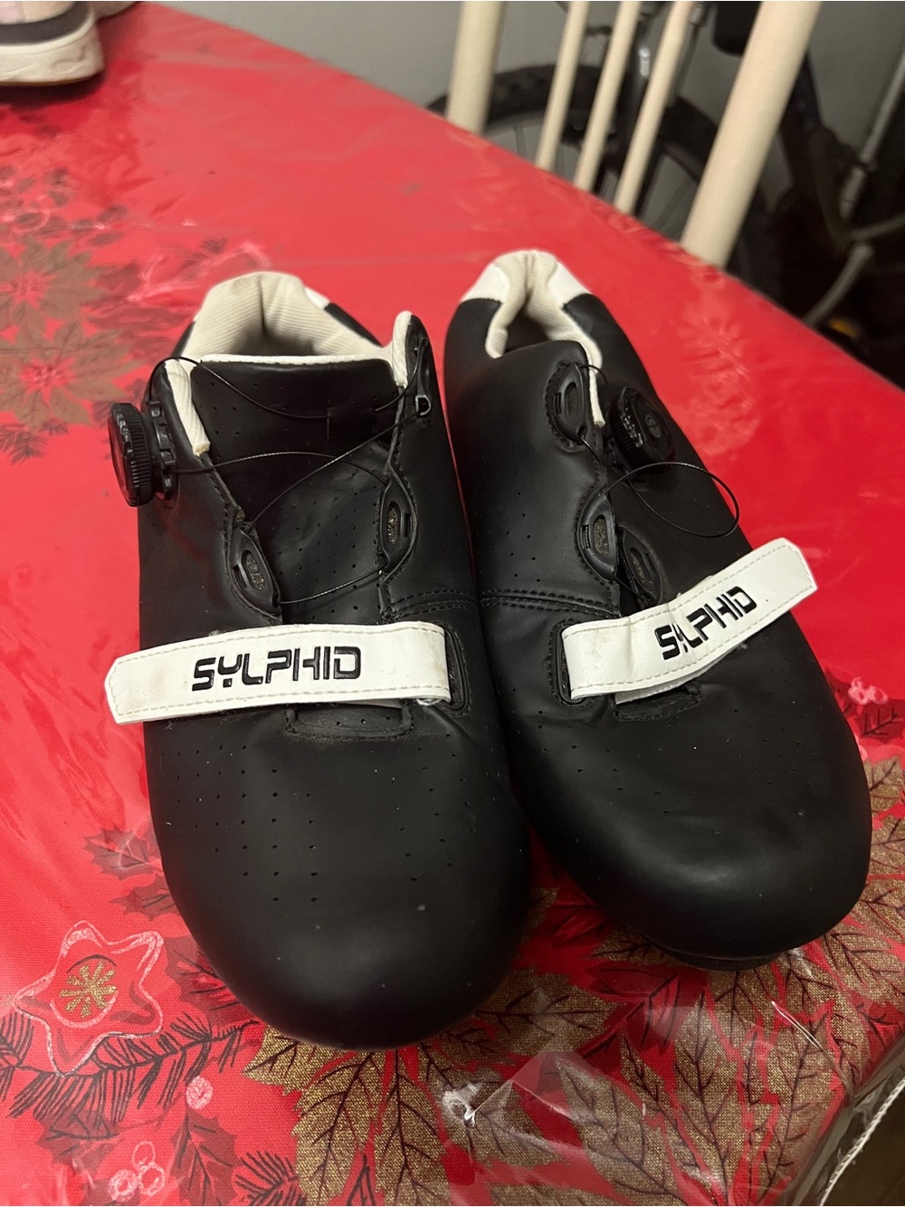 Sylphid Black Road Cycling Shoes with dual BOA and SPD Cleats Size 42/8.5